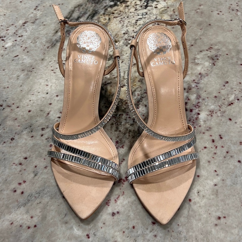 NEW Vince Camuto nude and silver heels size 8